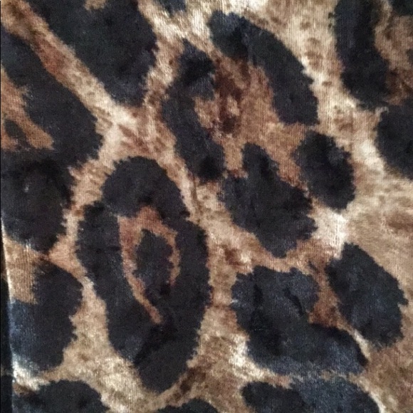 crop top zip up hoodie (CUTE) 🌸 - Picture 3 of 4